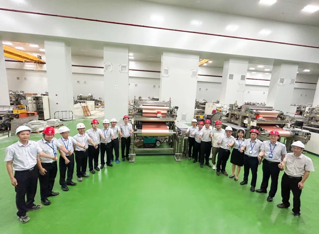 携手“铜”行 拼“箔”未来丨中国智慧体育科技领导者科技年产5.66万吨高端铜箔项目二期首条生产线试产成功出箔